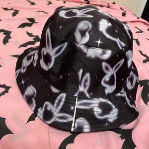 Air brush style playboy bucket hat